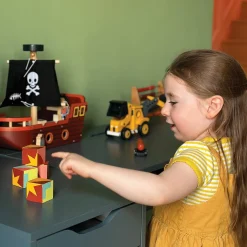 Fishbones Pirate Ship