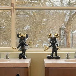 Minnie Mouse 12" Welcome Studio Figurine - Black & Gold