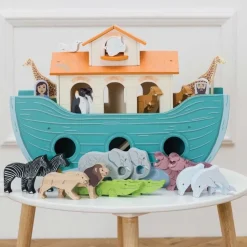 Noah’s Great Wooden Ark & Animals - 23 Pieces