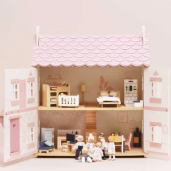 7 Piece Dollhouse Family Wooden Dolls