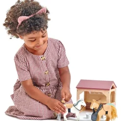 The Stables Wooden Set