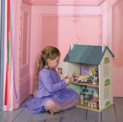 Willow Dollhouse