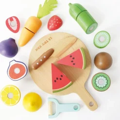 Wooden Chopping Board & Sliceable Play Food