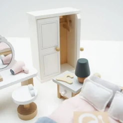 Wooden Dollhouse Bedroom Furniture Set - 19 Pieces