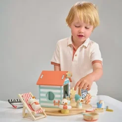 Wooden Sandy’s Beach Hut